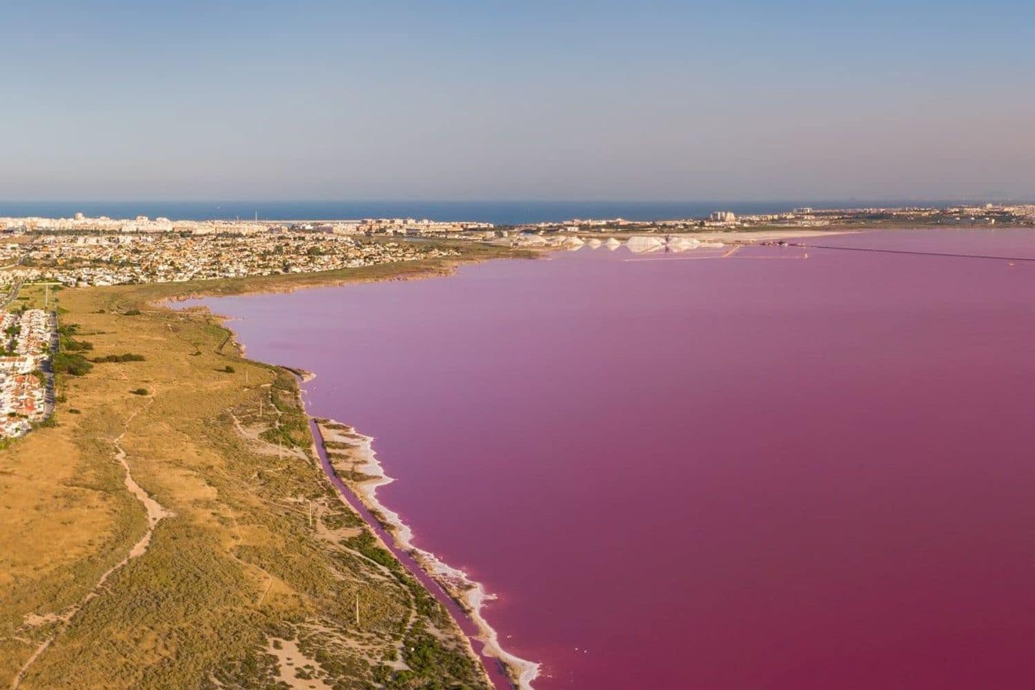 Apartamento de 2 habitaciones en Torrevieja en venta con piscina garaje - 149.900 € (Ref: 9292282)