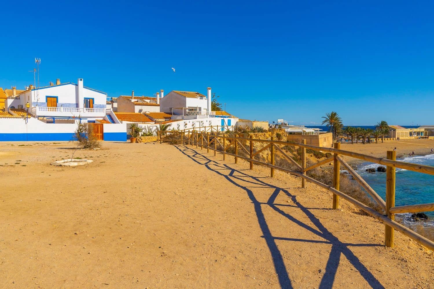 Apartamento de 2 habitaciones en Torrevieja en venta con piscina garaje - 149.900 € (Ref: 9292282)