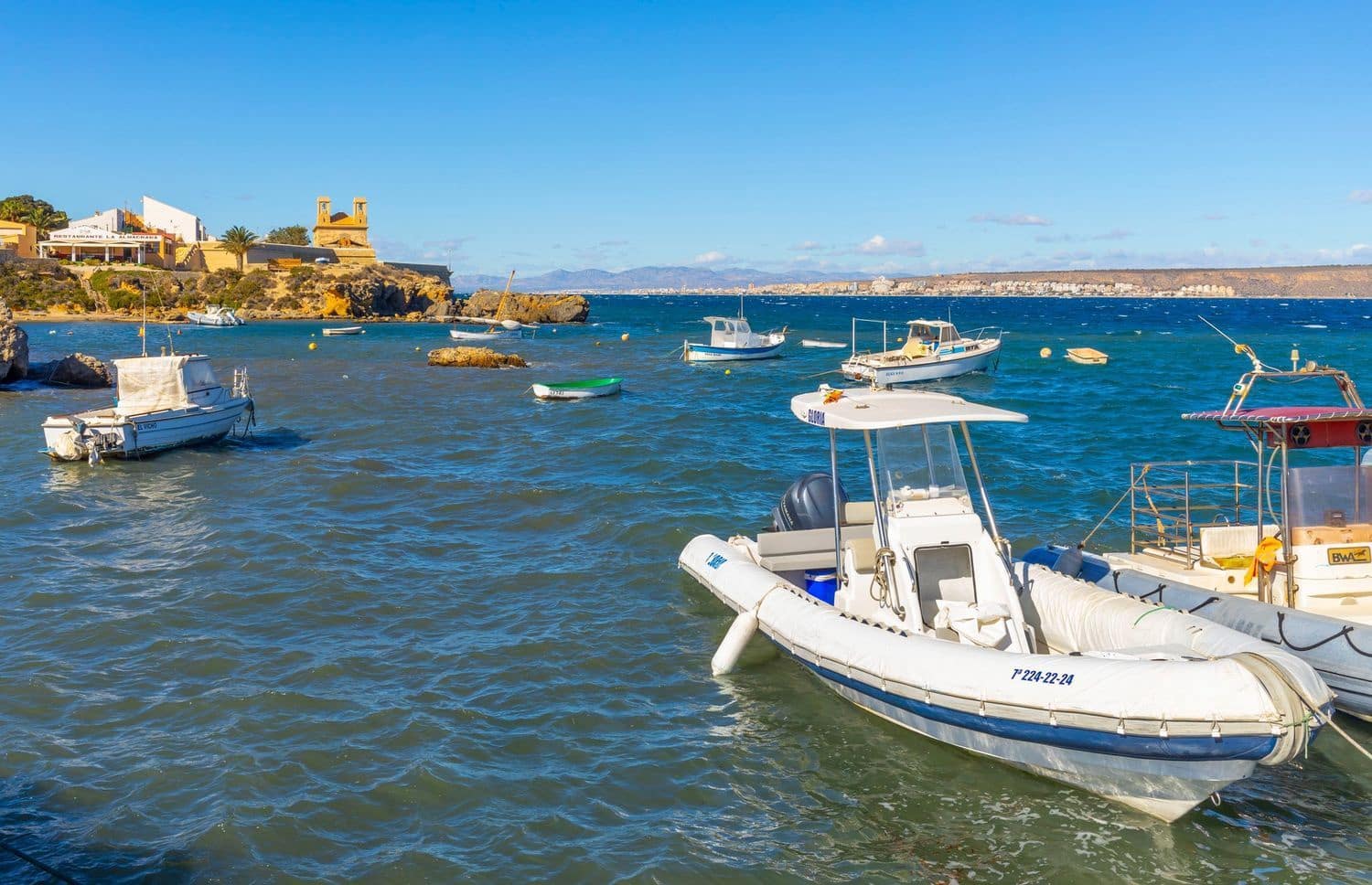 Apartamento de 2 habitaciones en Torrevieja en venta con piscina garaje - 149.900 € (Ref: 9292282)