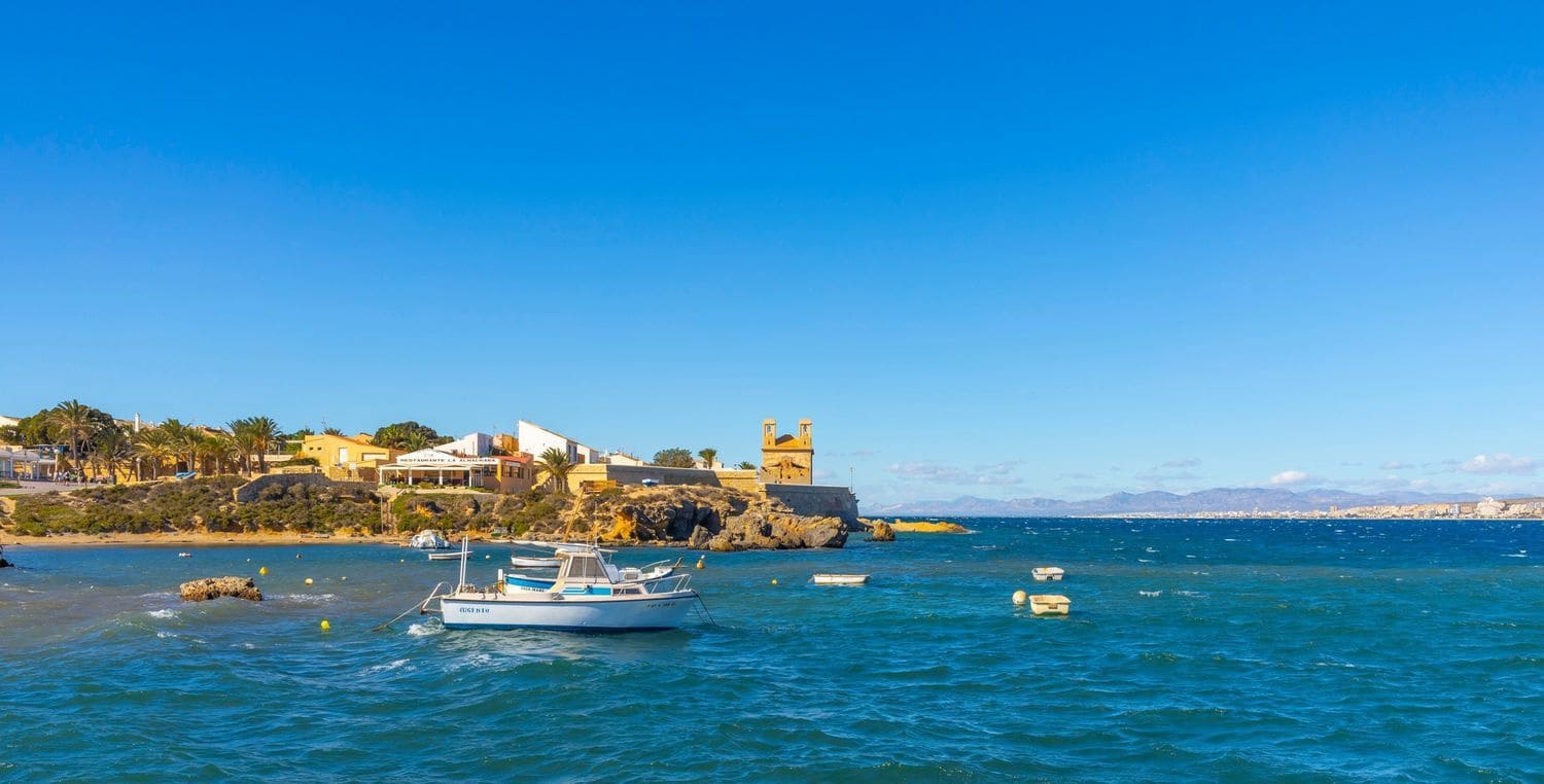 Apartamento de 2 habitaciones en Torrevieja en venta con piscina garaje - 149.900 € (Ref: 9292282)