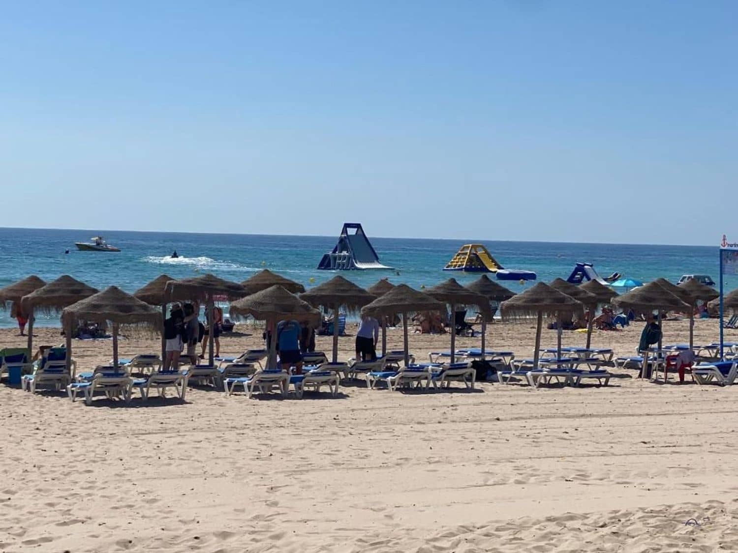 Apartamento de 2 habitaciones en Torrevieja en venta con piscina garaje - 149.900 € (Ref: 9292282)