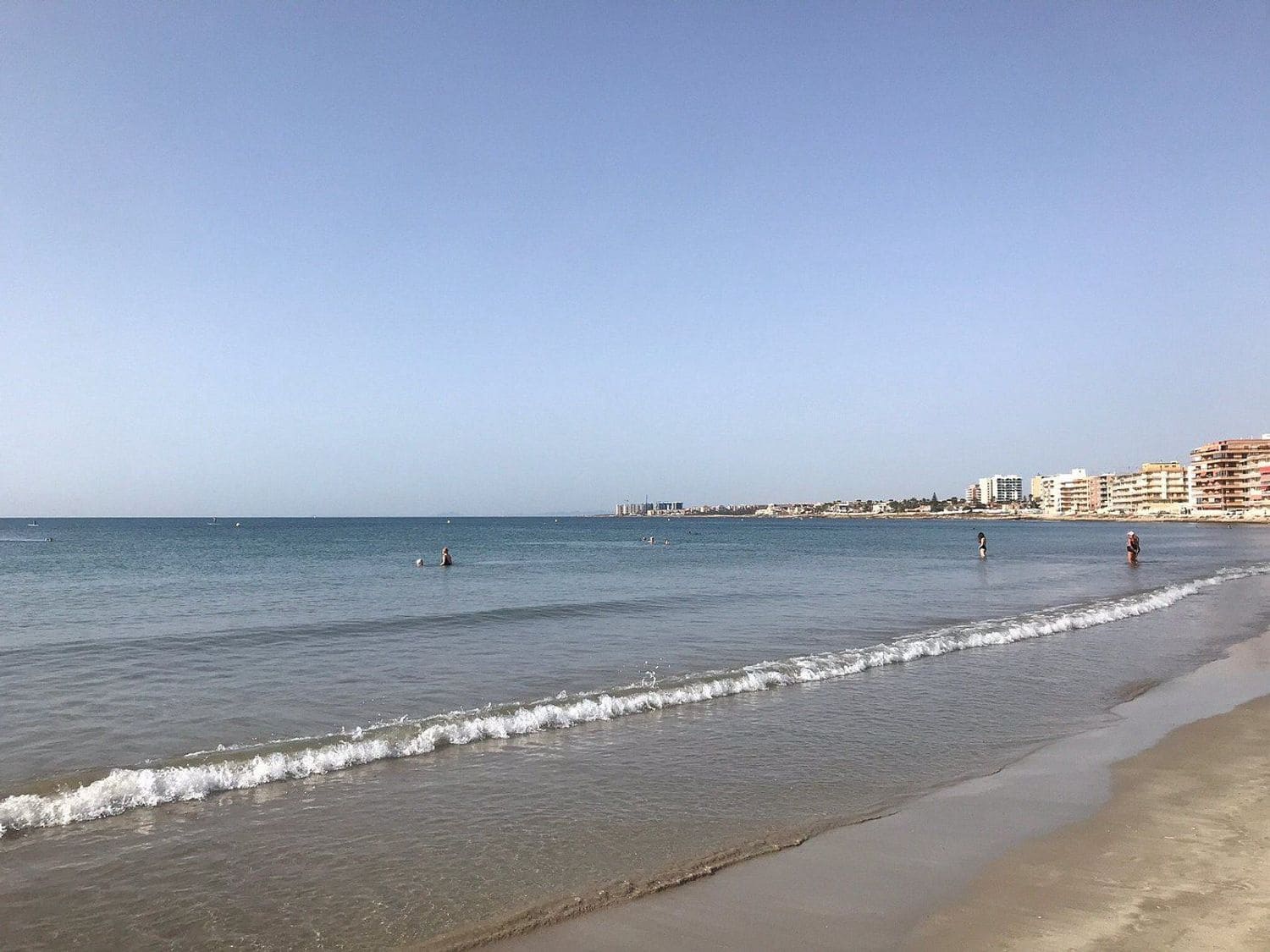 Apartamento de 2 habitaciones en Torrevieja en venta con piscina garaje - 149.900 € (Ref: 9292282)