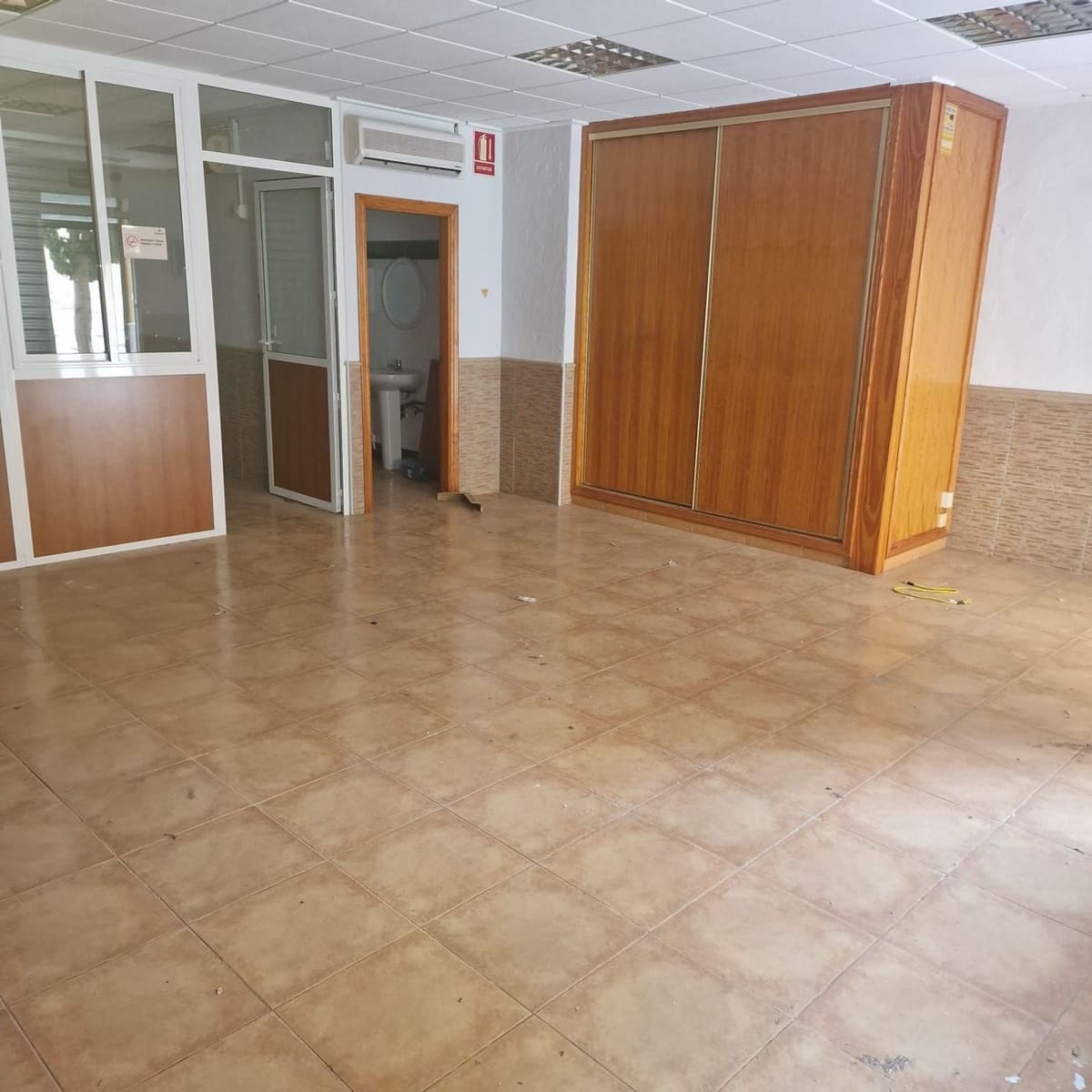 Commercial for sale in Orihuela - € 37,000 (Ref: 9292287)