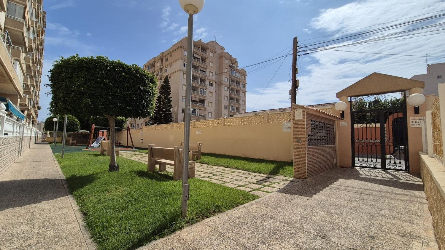 2 soverom Leilighet til salgs i Torrevieja med svømmebasseng garasje - € 124 400 (Ref: 9292293)