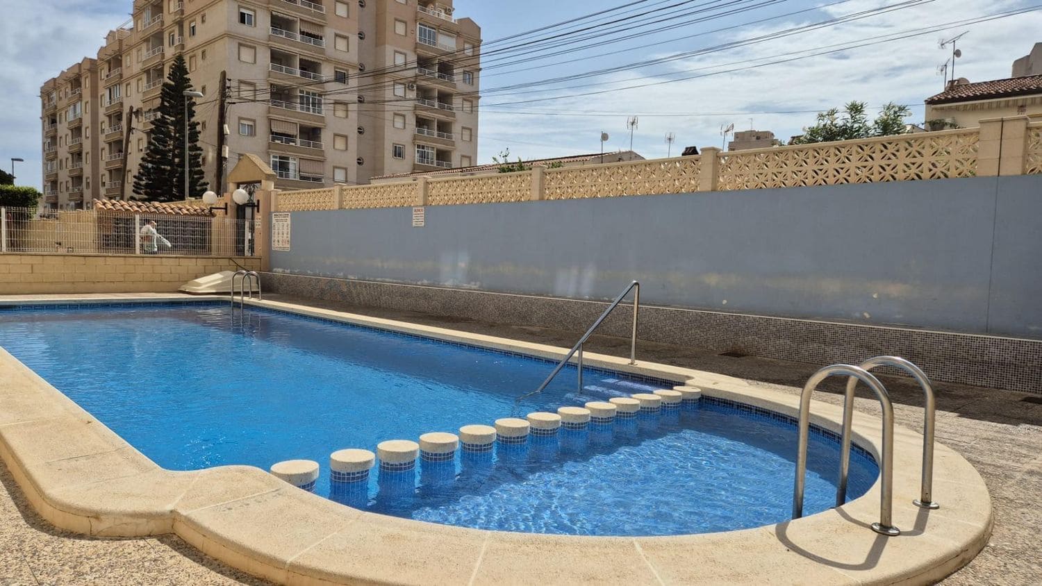 2 soverom Leilighet til salgs i Torrevieja med svømmebasseng garasje - € 124 400 (Ref: 9292293)