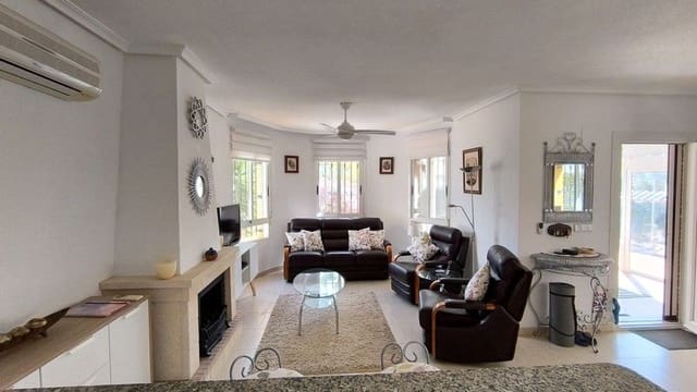 3 soveværelse Villa til salg i El Raso, Guardamar del Segura med swimmingpool garage - € 269.000 (Ref: 9294136)