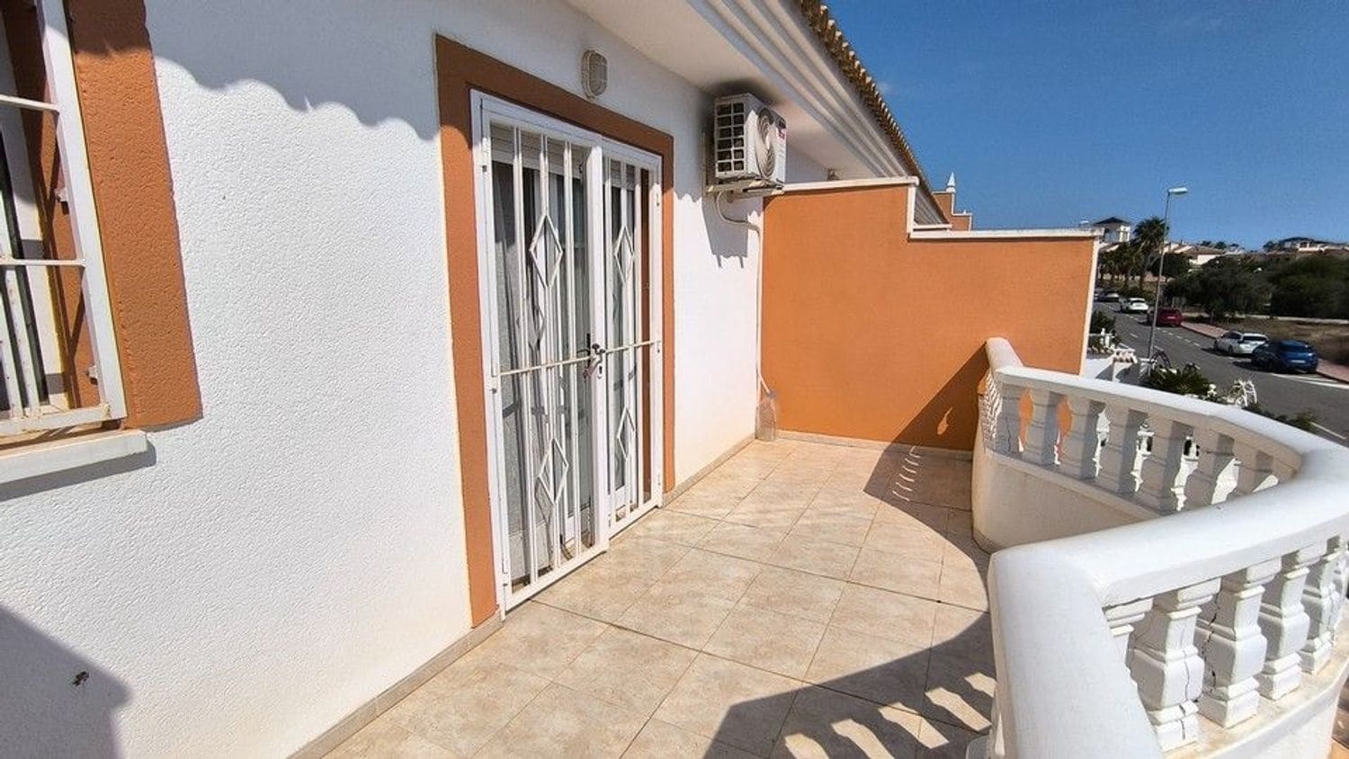 3 makuuhuone Omakotitalo myytävänä paikassa Ciudad Quesada mukana uima-altaan 
autotalli - 220 000 € (Ref: 9341837)