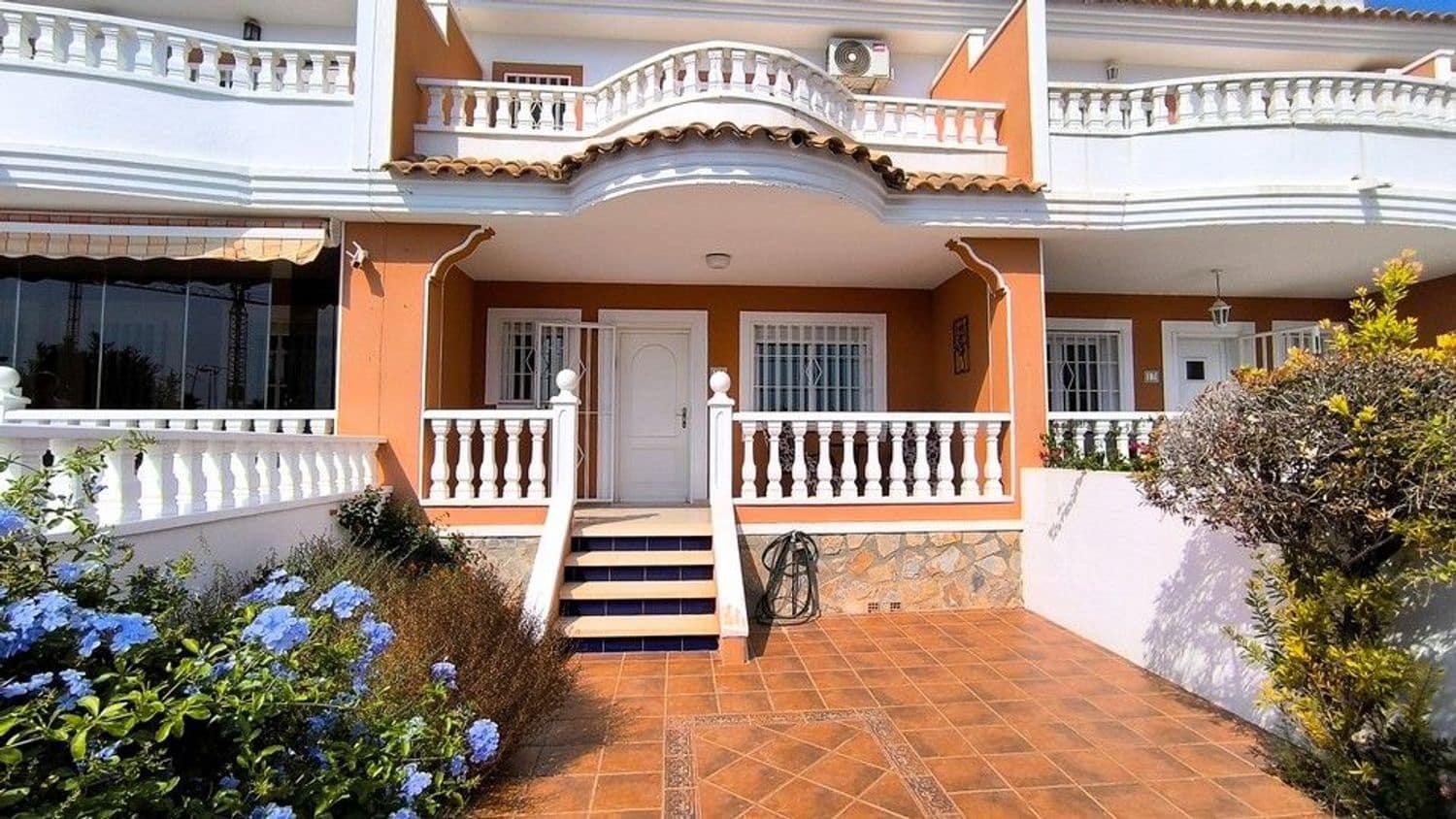 3 makuuhuone Omakotitalo myytävänä paikassa Ciudad Quesada mukana uima-altaan 
autotalli - 220 000 € (Ref: 9341837)