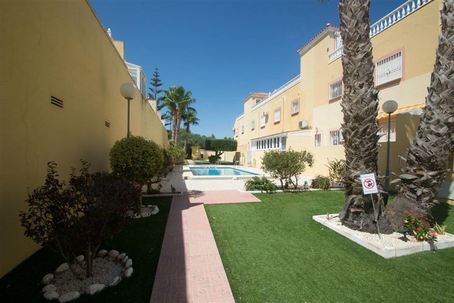 2 bedroom Apartment for rent in Orihuela Costa with pool garage - € 900 (Ref: 9371370)