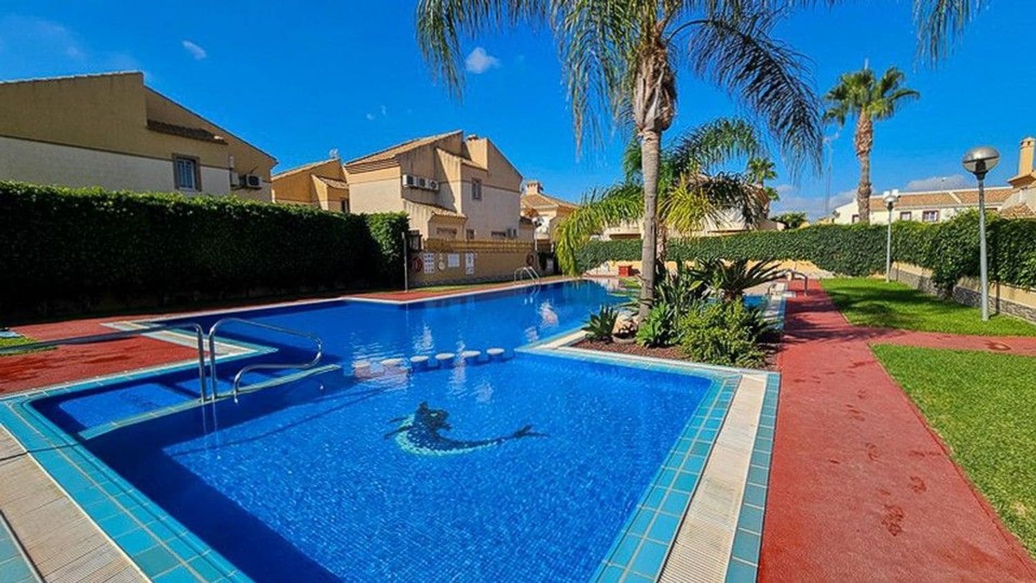 3 soveværelse Semi-Rækkehus til salg i Ciudad Quesada med swimmingpool garage - € 260.000 (Ref: 9402994)