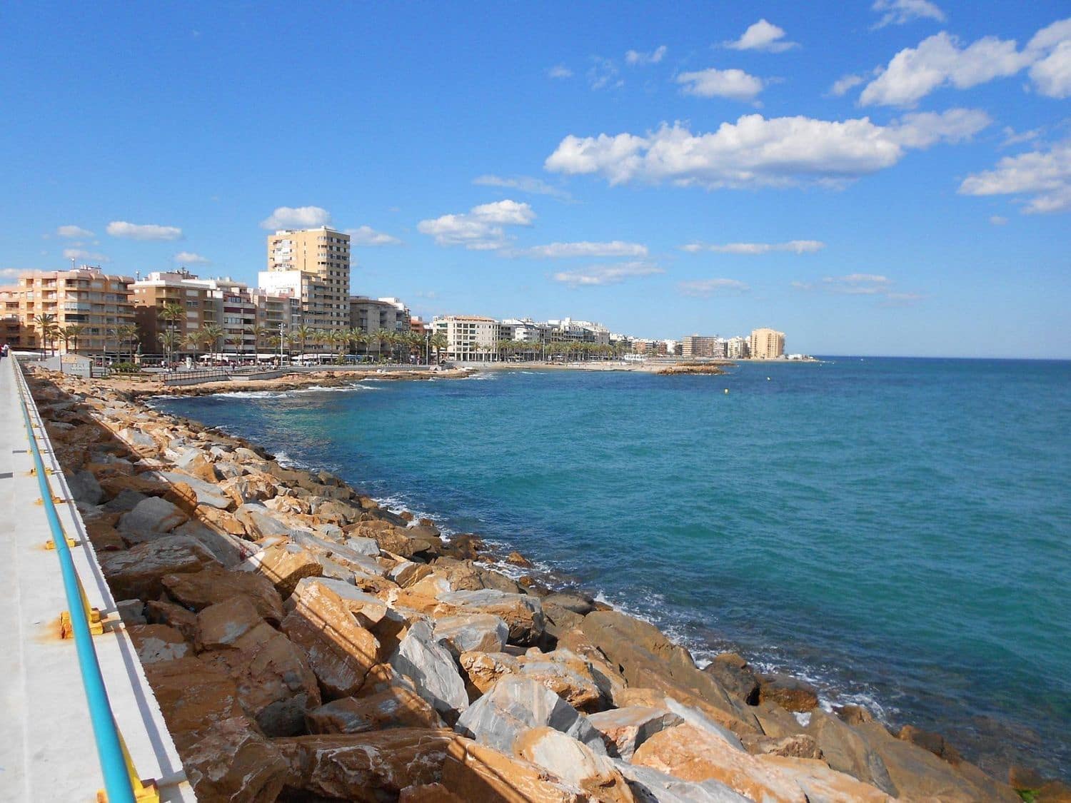 3 soveværelse Semi-Rækkehus til salg i Ciudad Quesada med swimmingpool garage - € 260.000 (Ref: 9402994)