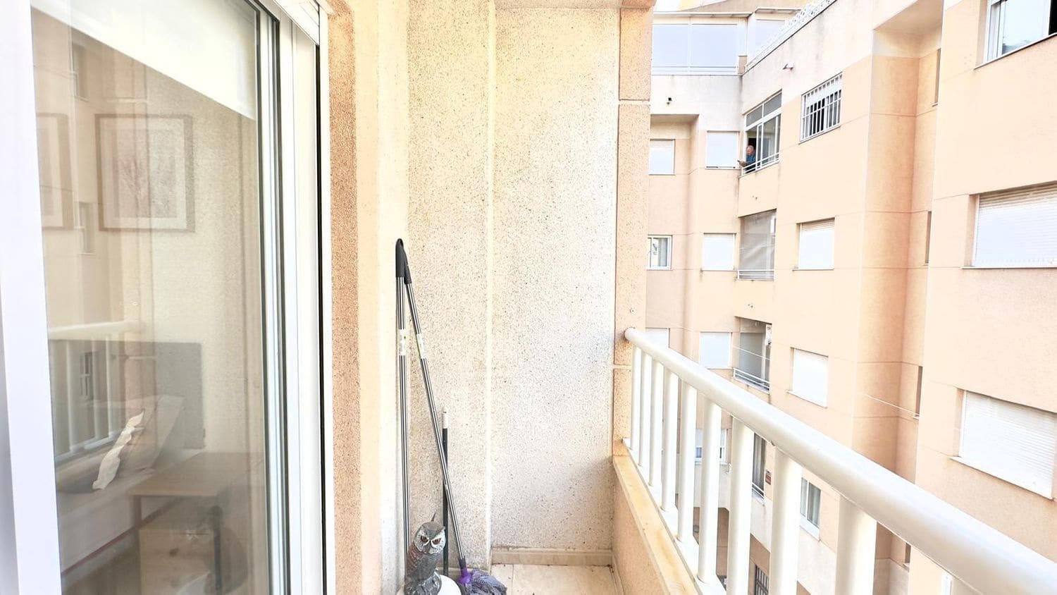 Apartamento de 2 habitaciones en Torrevieja en venta con garaje - 129.900 € (Ref: 9451769)