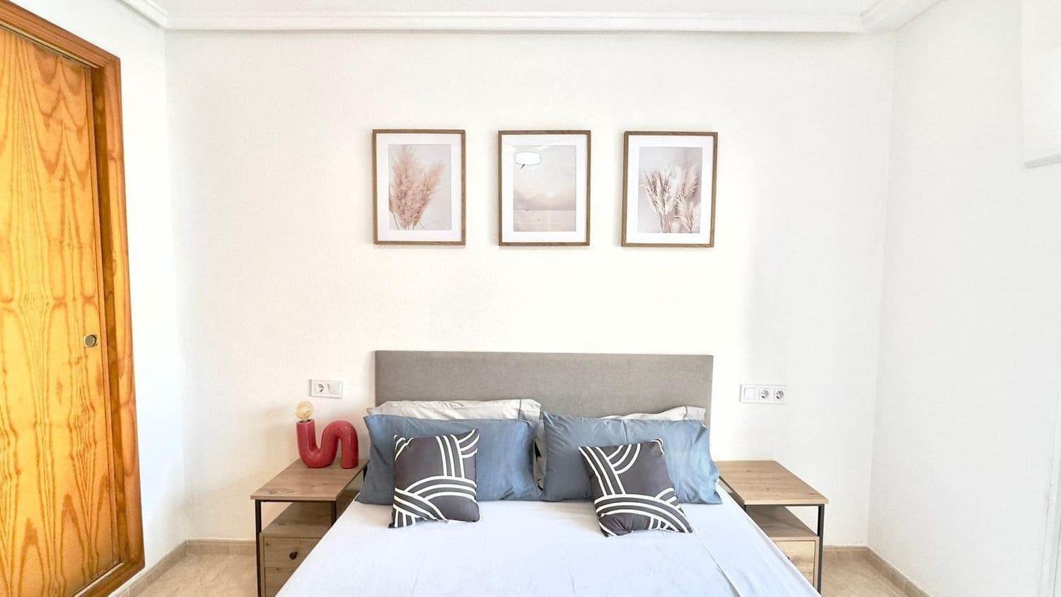 Apartamento de 2 habitaciones en Torrevieja en venta con garaje - 129.900 € (Ref: 9451769)