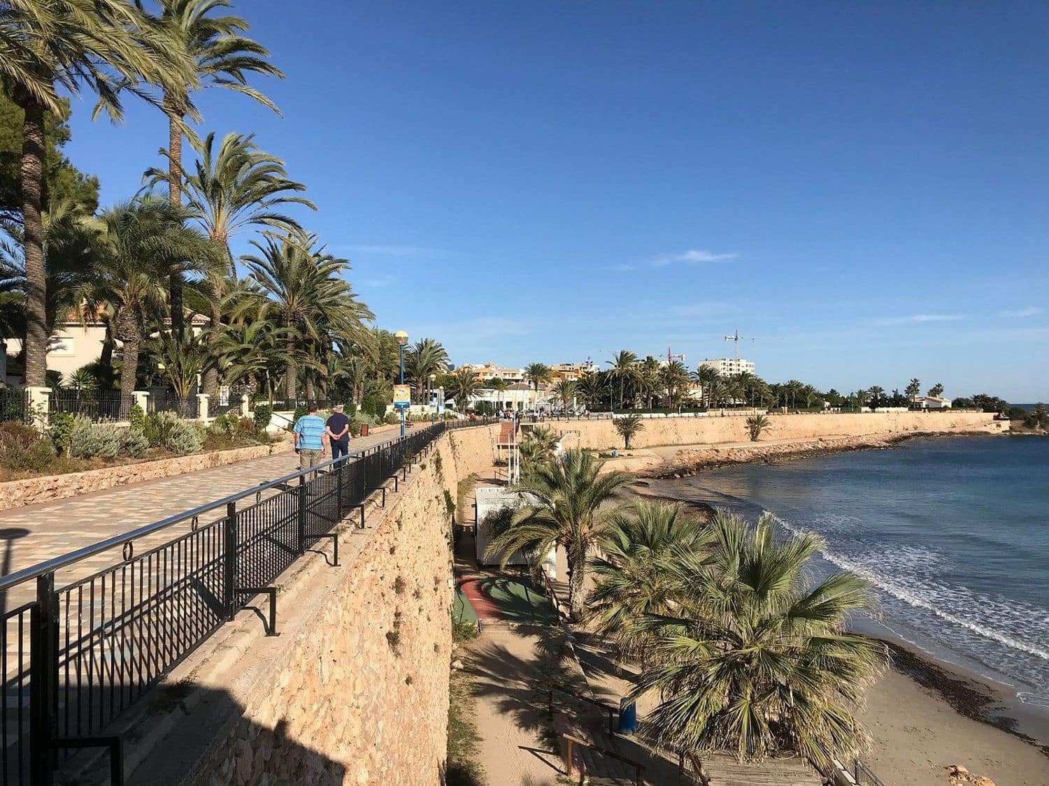 Apartamento de 2 habitaciones en Torrevieja en venta con garaje - 129.900 € (Ref: 9451769)