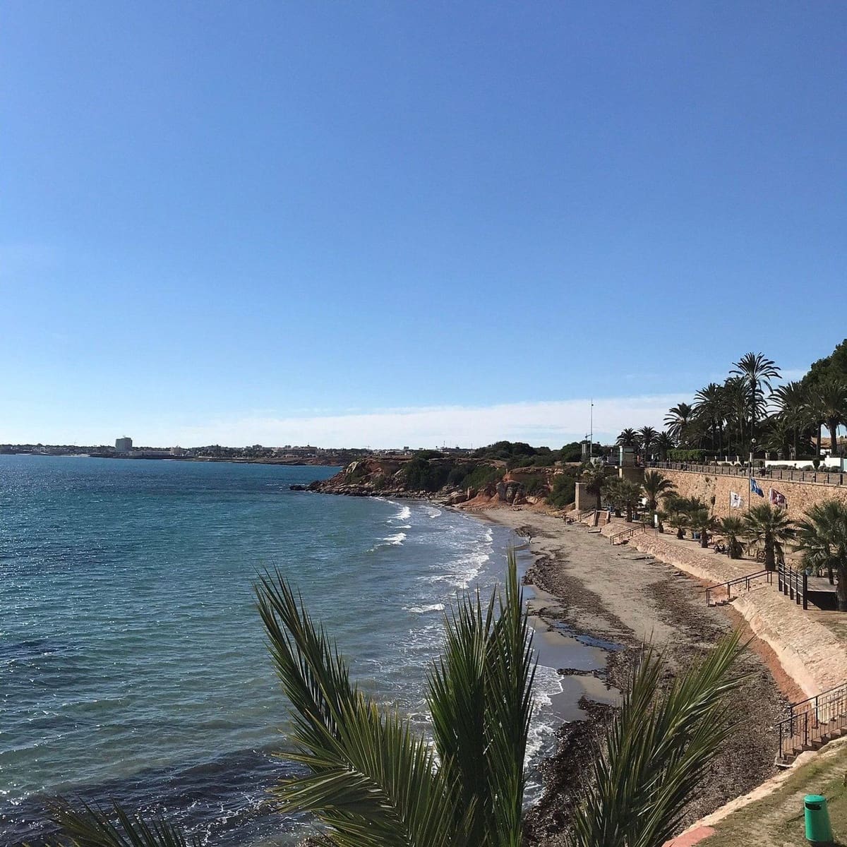 Apartamento de 2 habitaciones en Torrevieja en venta con garaje - 129.900 € (Ref: 9451769)