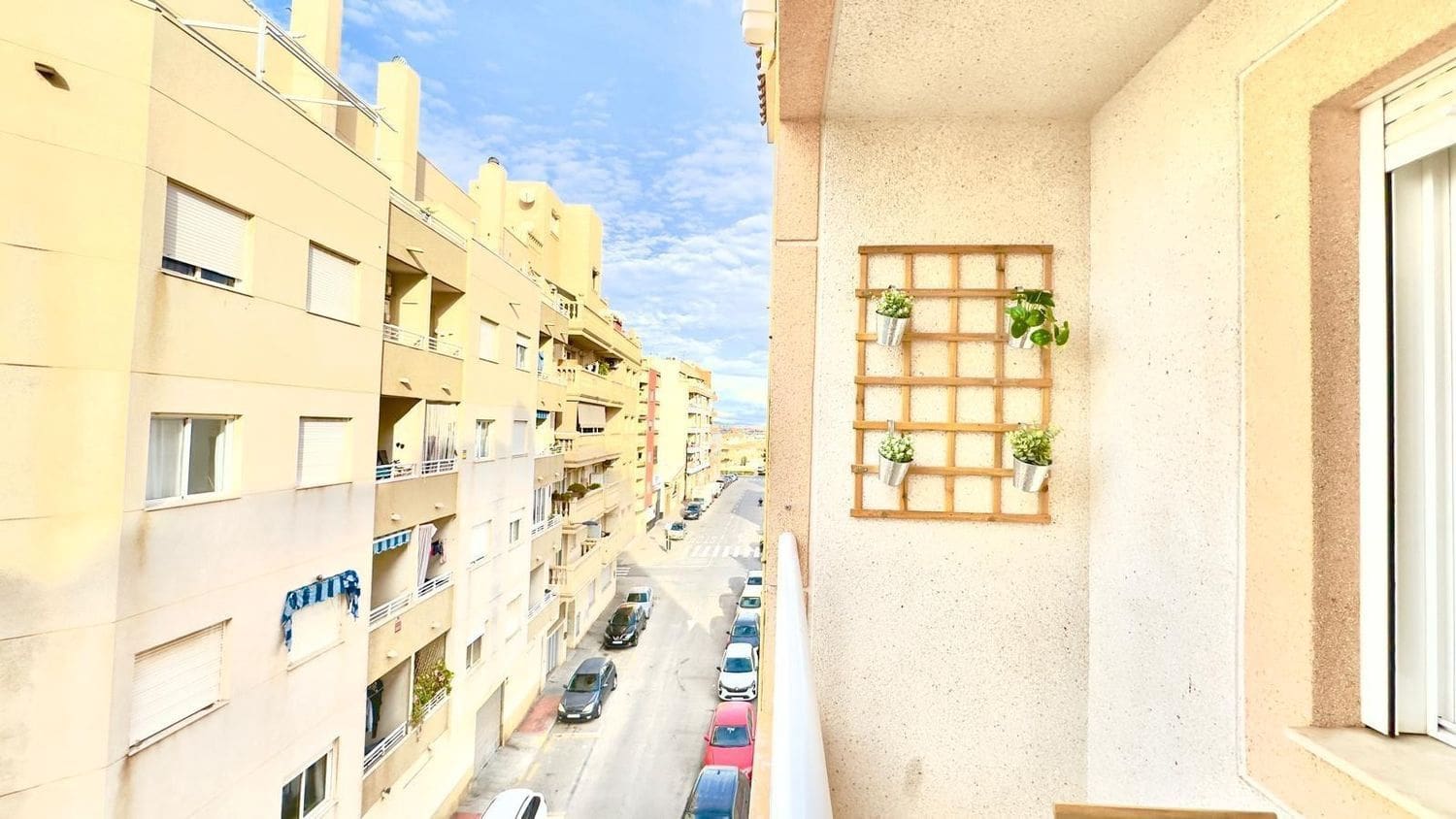 Apartamento de 2 habitaciones en Torrevieja en venta con garaje - 129.900 € (Ref: 9451769)