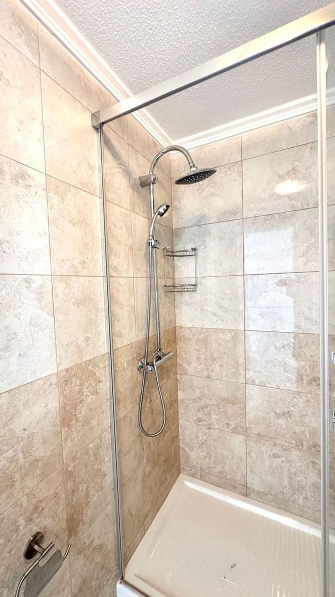 3 sypialnia Dom na sprzedaż w Torrevieja z basenem garażem - 179 000 € (Ref: 9452562)