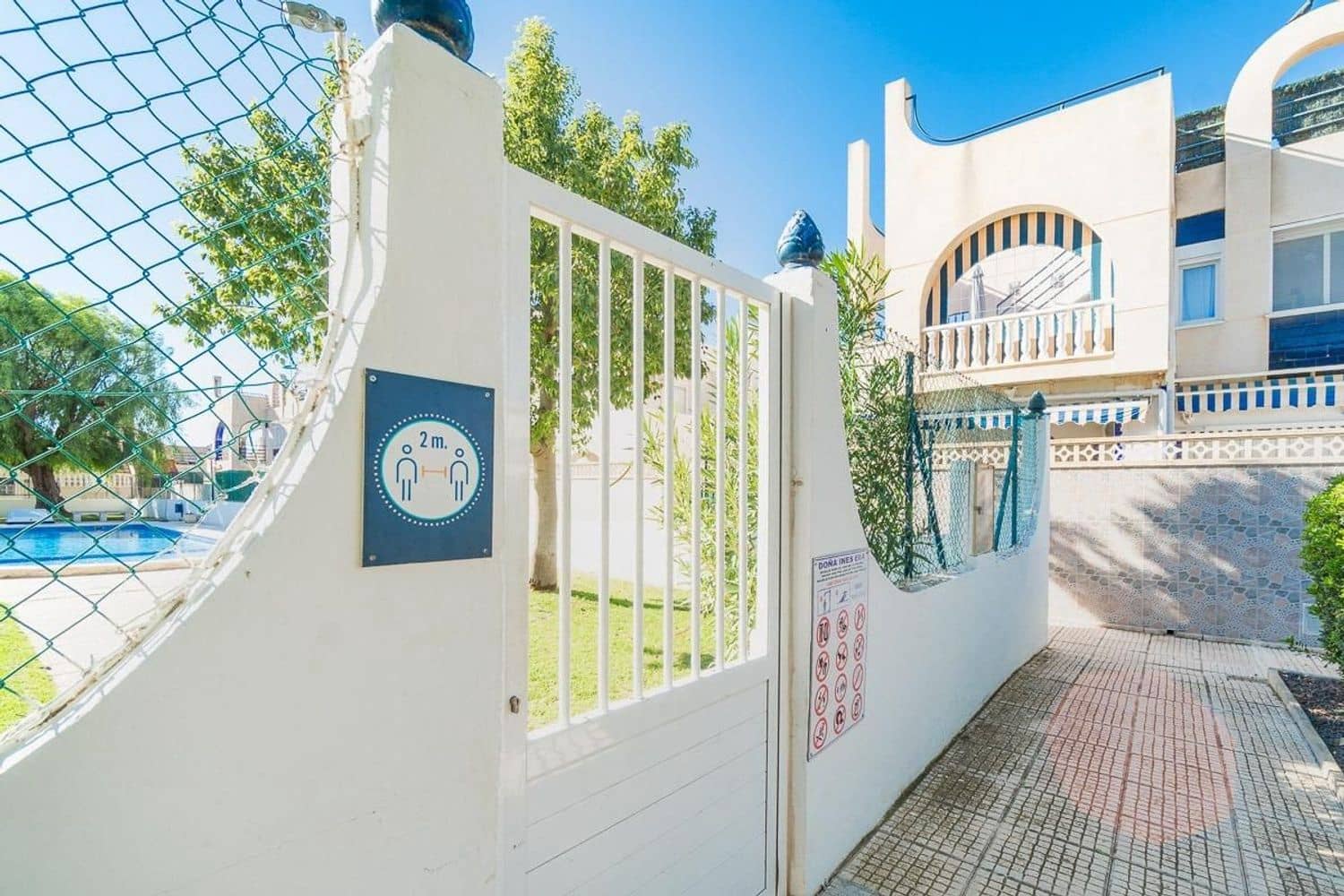 3 sypialnia Dom na sprzedaż w Torrevieja z basenem garażem - 179 000 € (Ref: 9452562)
