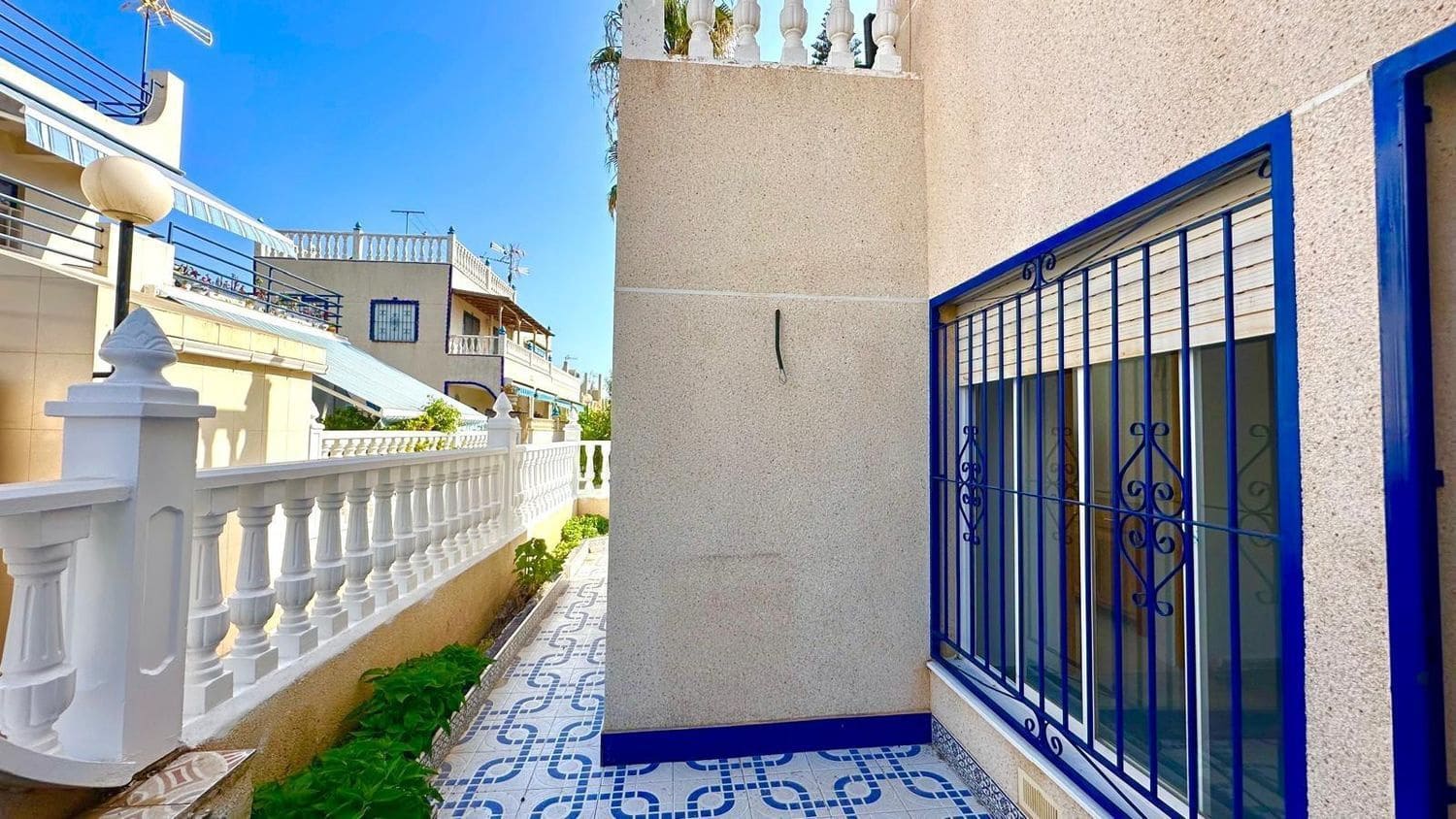 3 sypialnia Dom na sprzedaż w Torrevieja z basenem garażem - 179 000 € (Ref: 9452562)