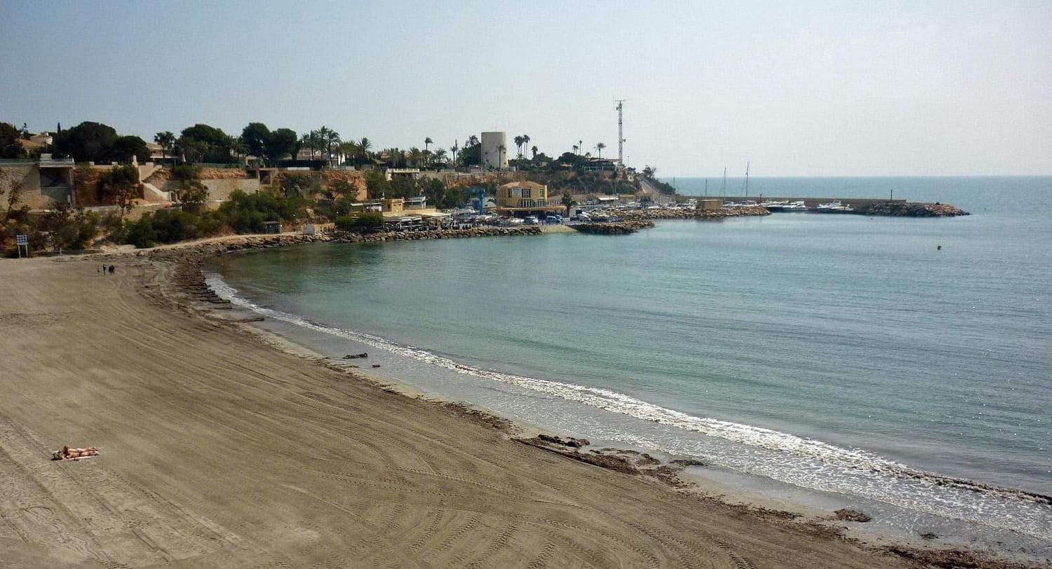 2 makuuhuone Huoneisto myytävänä paikassa Alicante kaupunki mukana uima-altaan 
autotalli - 239 900 € (Ref: 9452563)