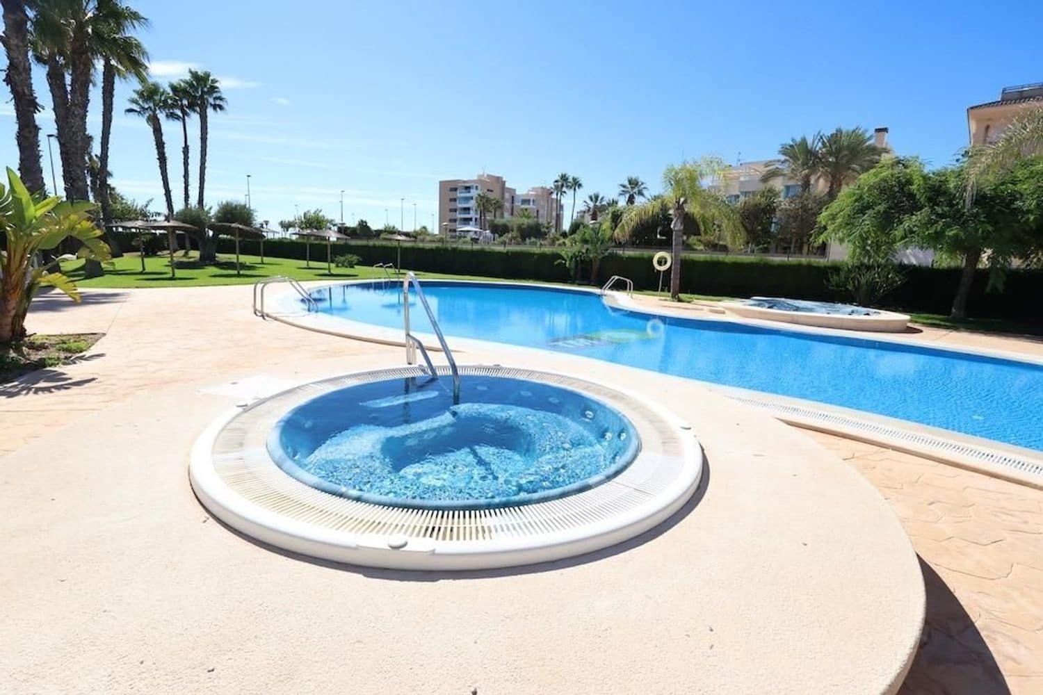 3 makuuhuone Huoneisto myytävänä paikassa Pilar de la Horadada mukana uima-altaan 
autotalli - 490 000 € (Ref: 9774424)