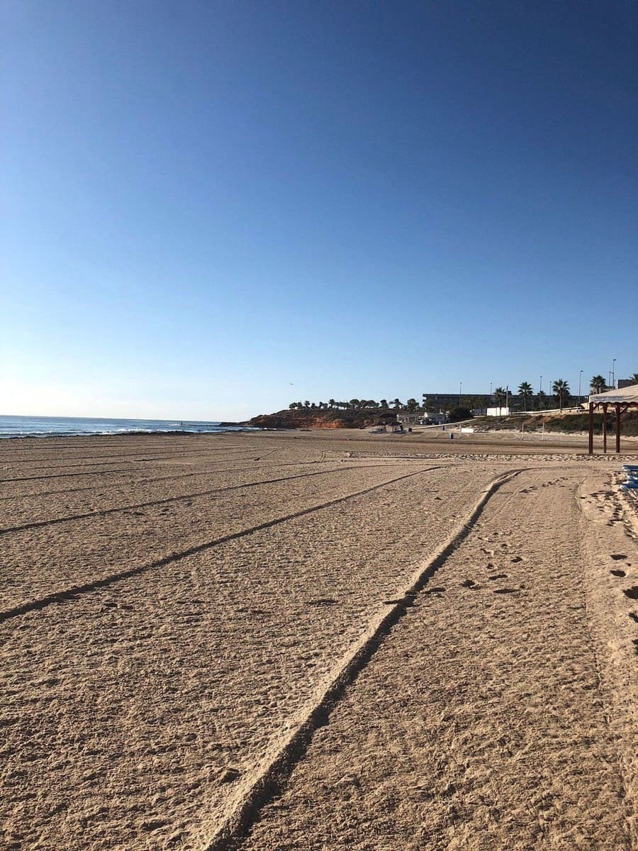 3 makuuhuone Huoneisto myytävänä paikassa Pilar de la Horadada mukana uima-altaan 
autotalli - 490 000 € (Ref: 9774424)