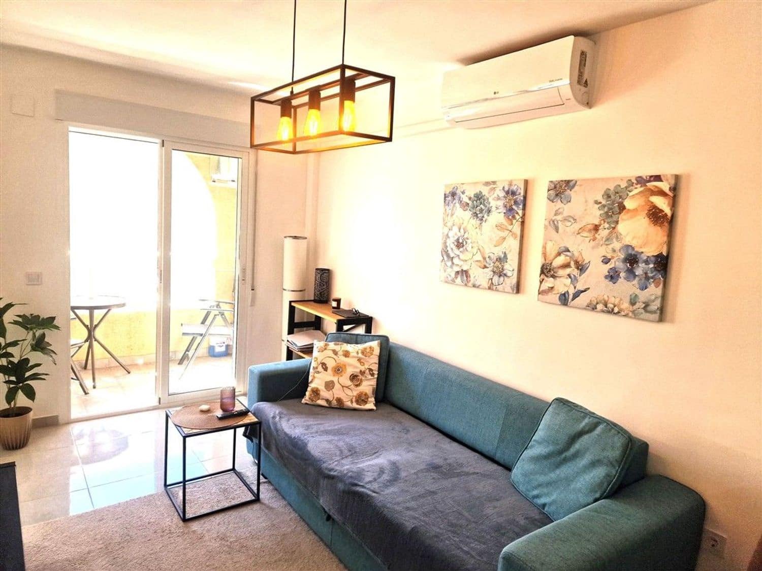 Apartamento de 2 habitaciones en Torrevieja en venta con piscina garaje - 169.900 € (Ref: 9774427)