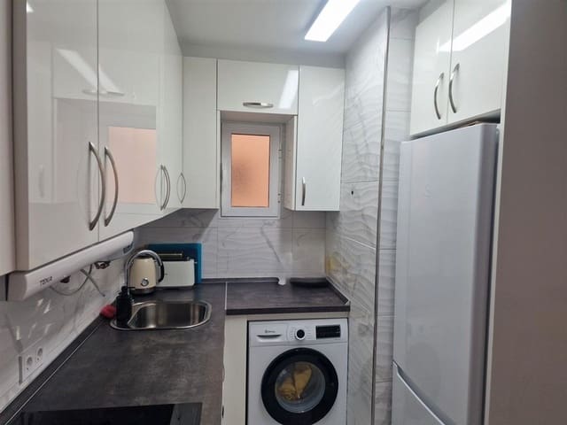 Apartamento de 2 habitaciones en Antonio Machado, Torrevieja en venta con piscina garaje - 169.900 € (Ref: 9774427)