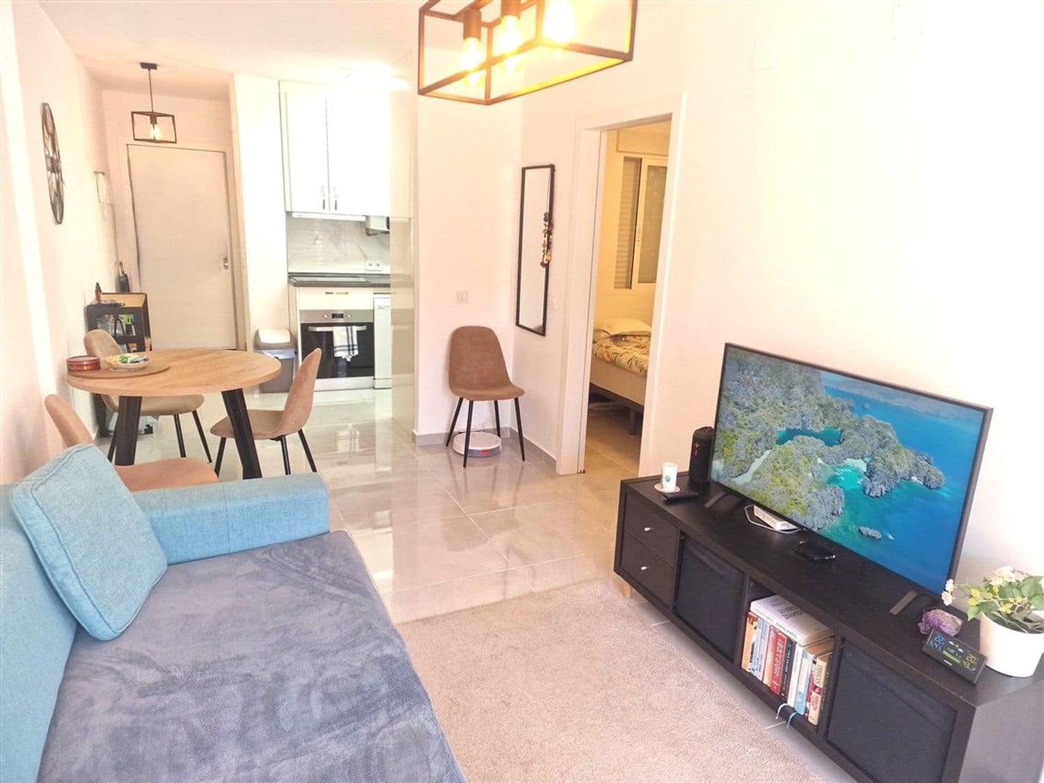 Apartamento de 2 habitaciones en Torrevieja en venta con piscina garaje - 169.900 € (Ref: 9774427)