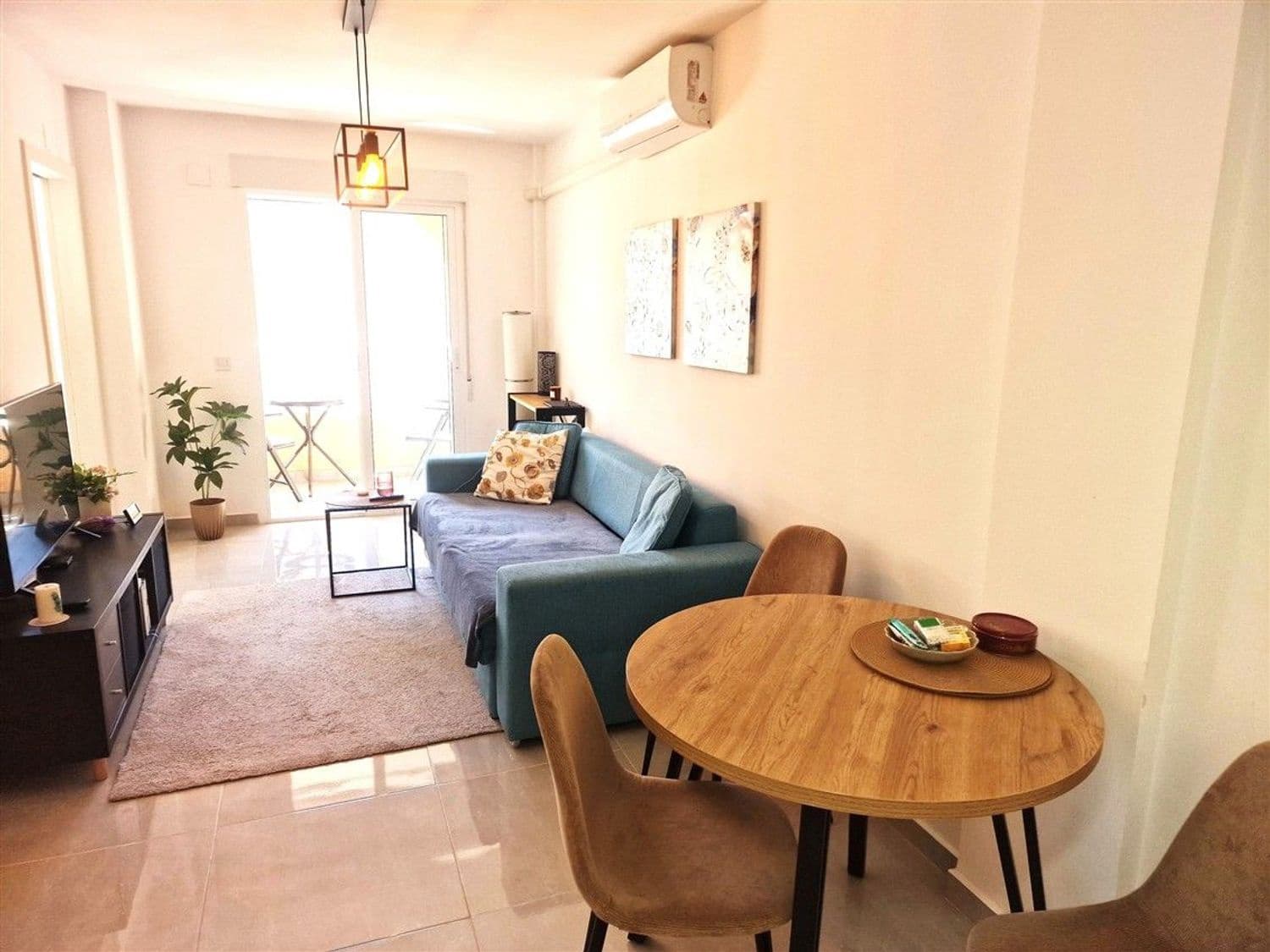 Apartamento de 2 habitaciones en Torrevieja en venta con piscina garaje - 169.900 € (Ref: 9774427)