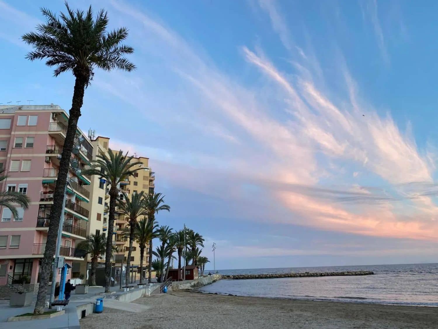 Apartamento de 2 habitaciones en Torrevieja en venta con piscina garaje - 169.900 € (Ref: 9774427)