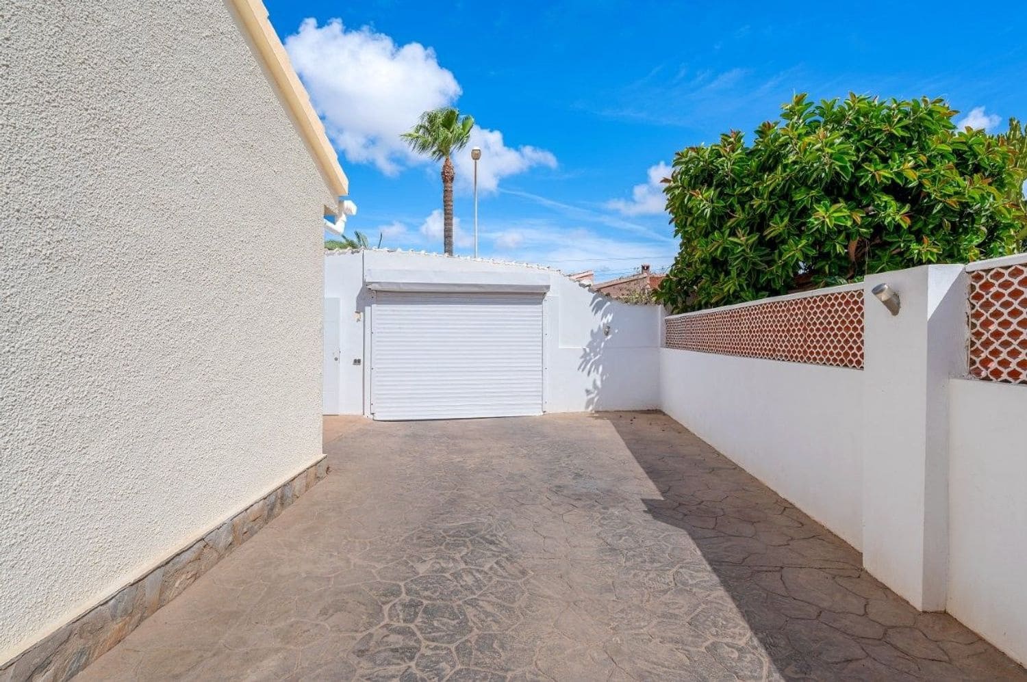 7 bedroom Villa for sale in Ciudad Quesada with pool garage - € 665,000 (Ref: 9774428)