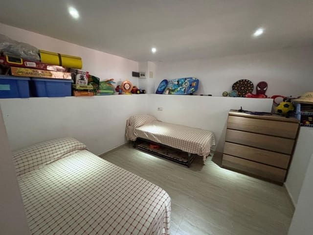 4 sypialnia Dom na sprzedaż w Playa Flamenca, Orihuela z basenem garażem - 179 500 € (Ref: 9774429)