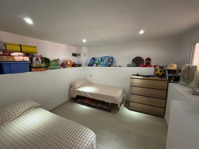 4 sypialnia Dom na sprzedaż w Playa Flamenca, Orihuela z basenem garażem - 179 500 € (Ref: 9774429)