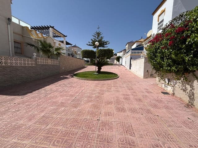 4 sypialnia Dom na sprzedaż w Playa Flamenca, Orihuela z basenem garażem - 179 500 € (Ref: 9774429)