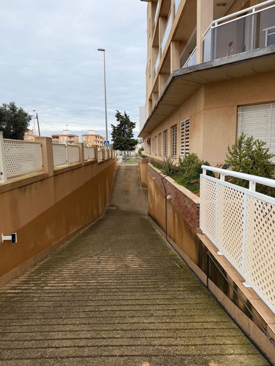 Apartamento de 2 habitaciones en Los Alcázares en venta con piscina garaje - 159.000 € (Ref: 9774432)