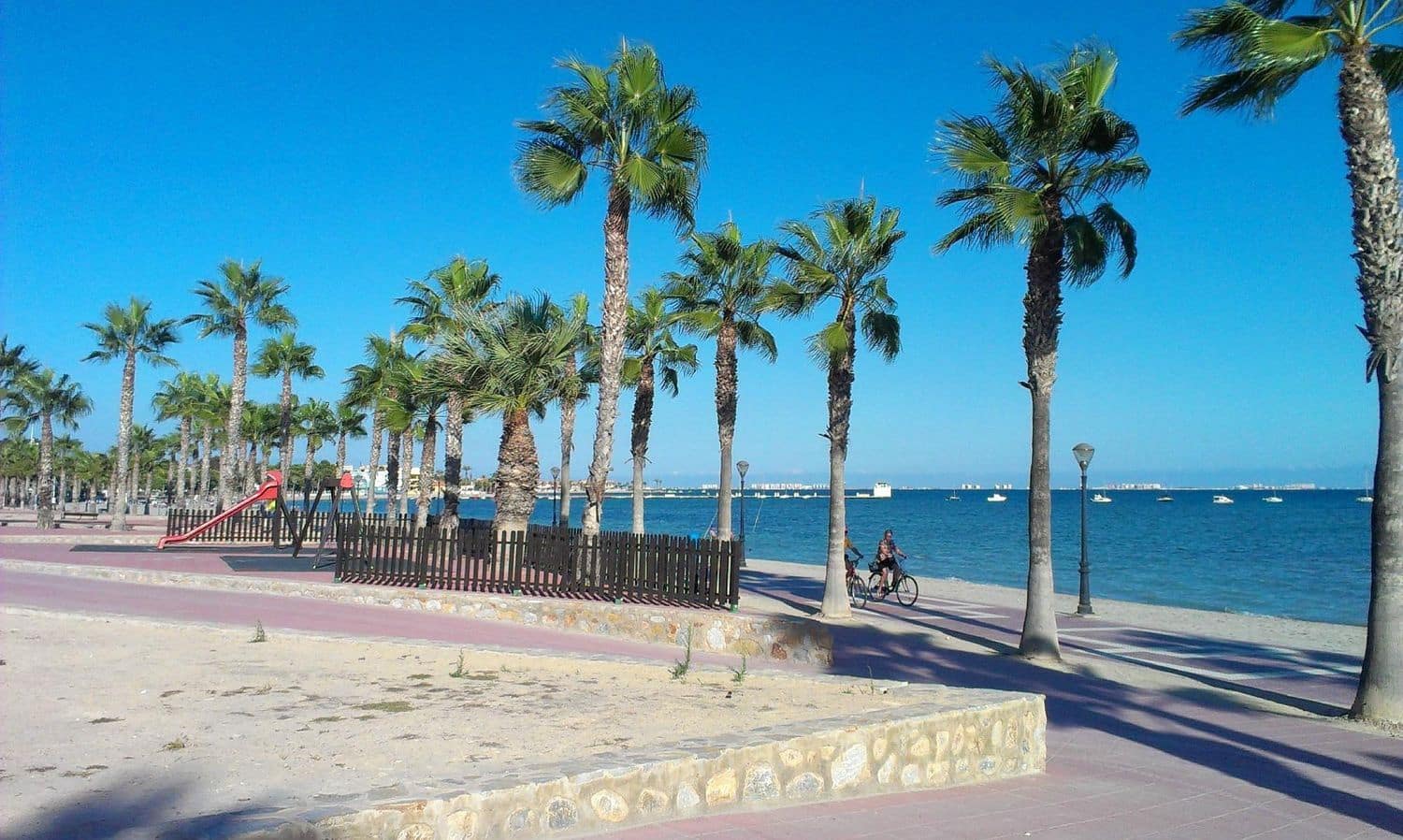 Apartamento de 2 habitaciones en Los Alcázares en venta con piscina garaje - 159.000 € (Ref: 9774432)