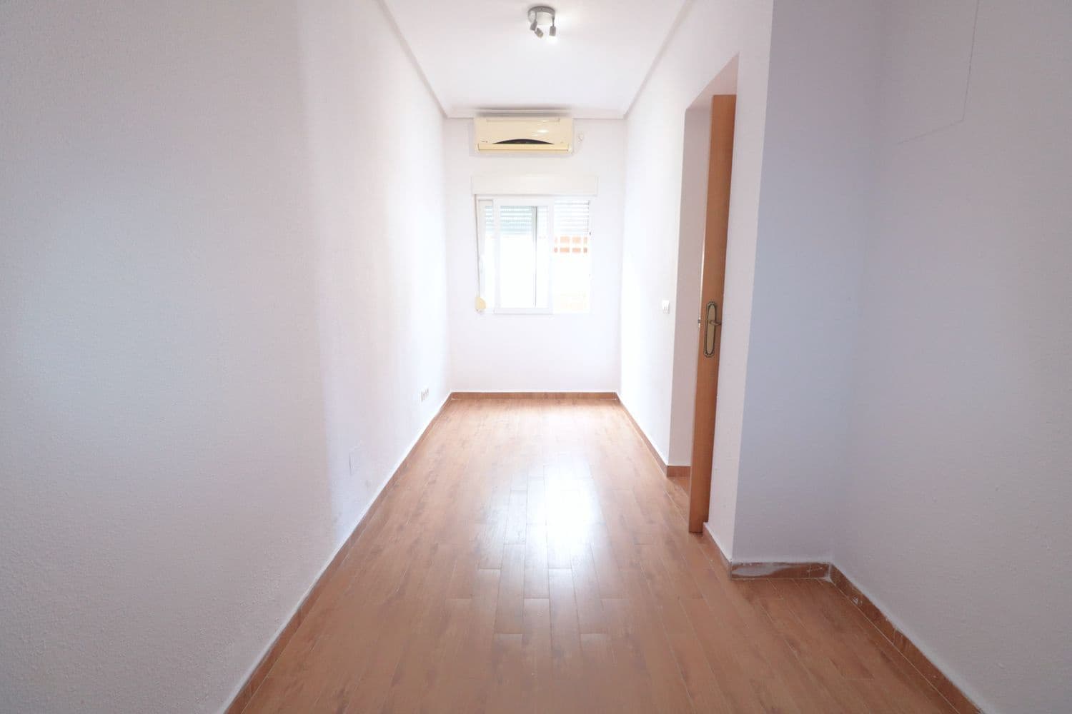 3 camera da letto Villa in vendita in Torrevieja con piscina garage - 360.000 € (Rif: 9774433)