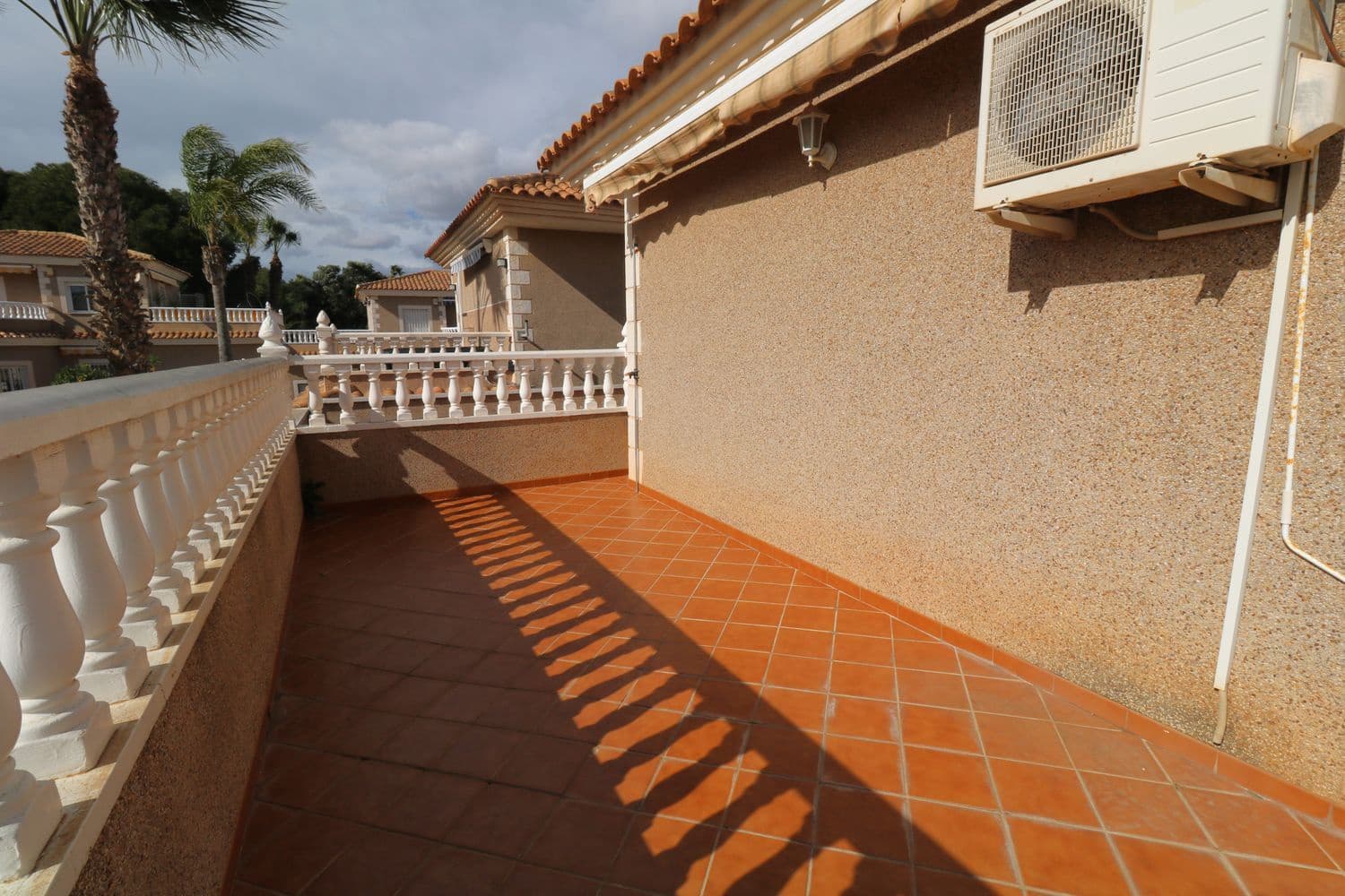 3 camera da letto Villa in vendita in Torrevieja con piscina garage - 360.000 € (Rif: 9774433)