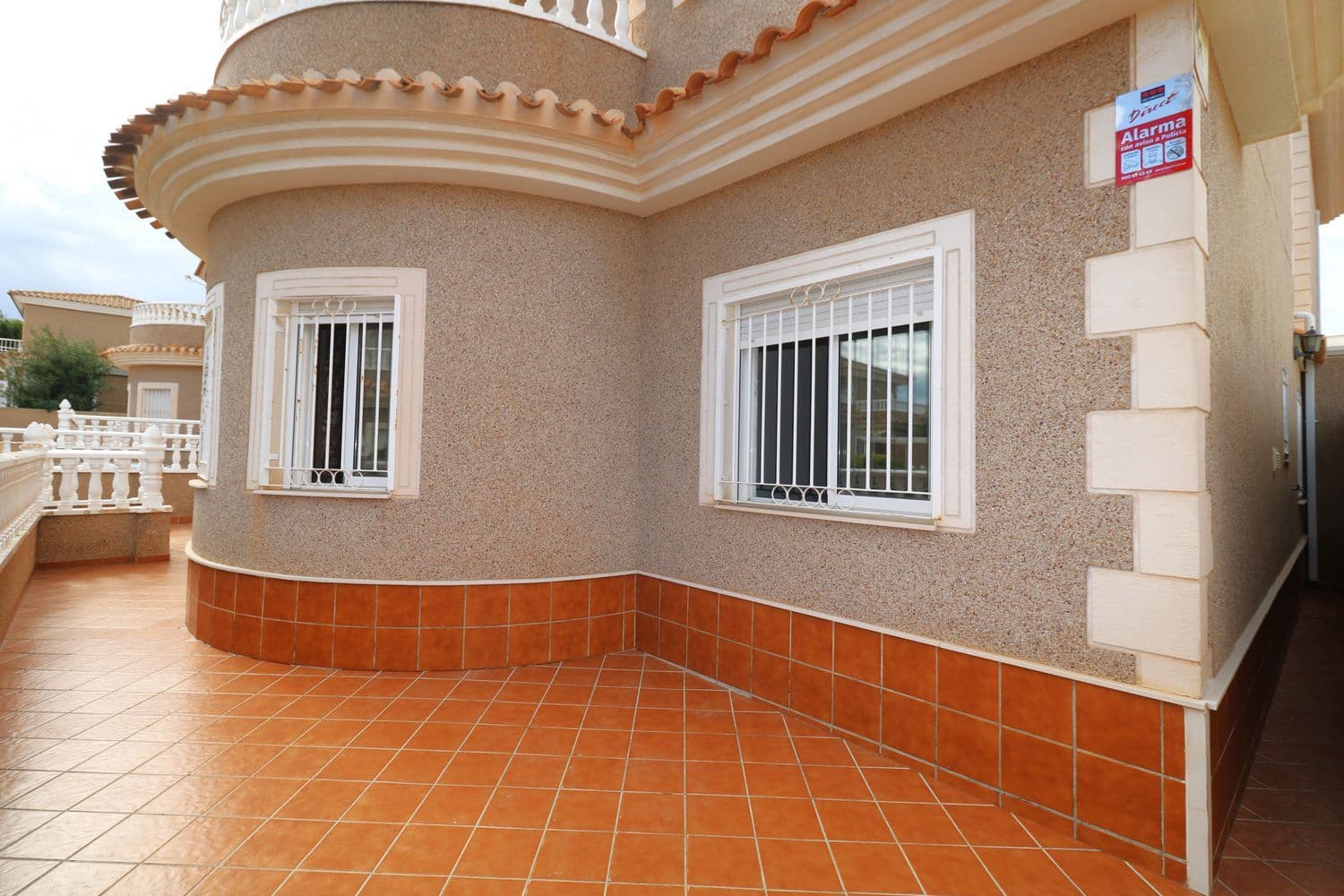 3 camera da letto Villa in vendita in Torrevieja con piscina garage - 360.000 € (Rif: 9774433)