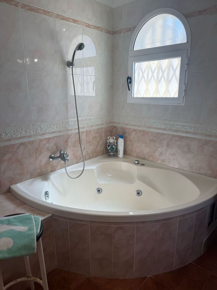 4 sovrum Villa till salu i Playa Flamenca med pool garage - 580 000 € (Ref: 9774438)