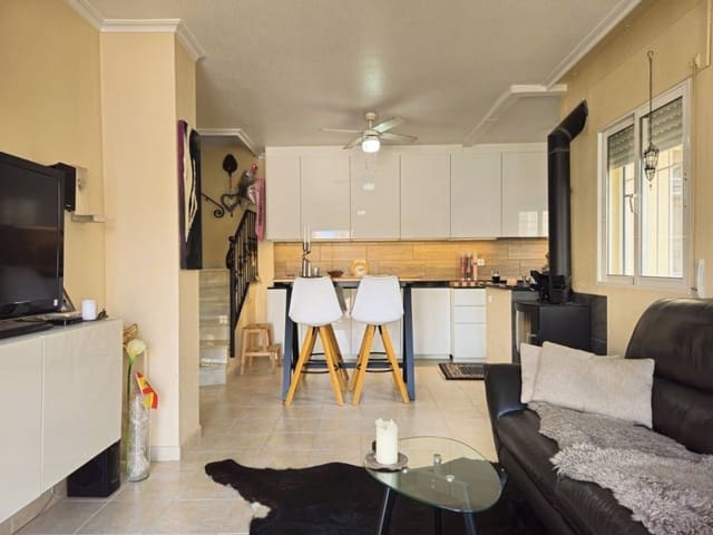 3 soveværelse Byhus til salg i Alicante by med swimmingpool garage - € 239.000 (Ref: 9774444)