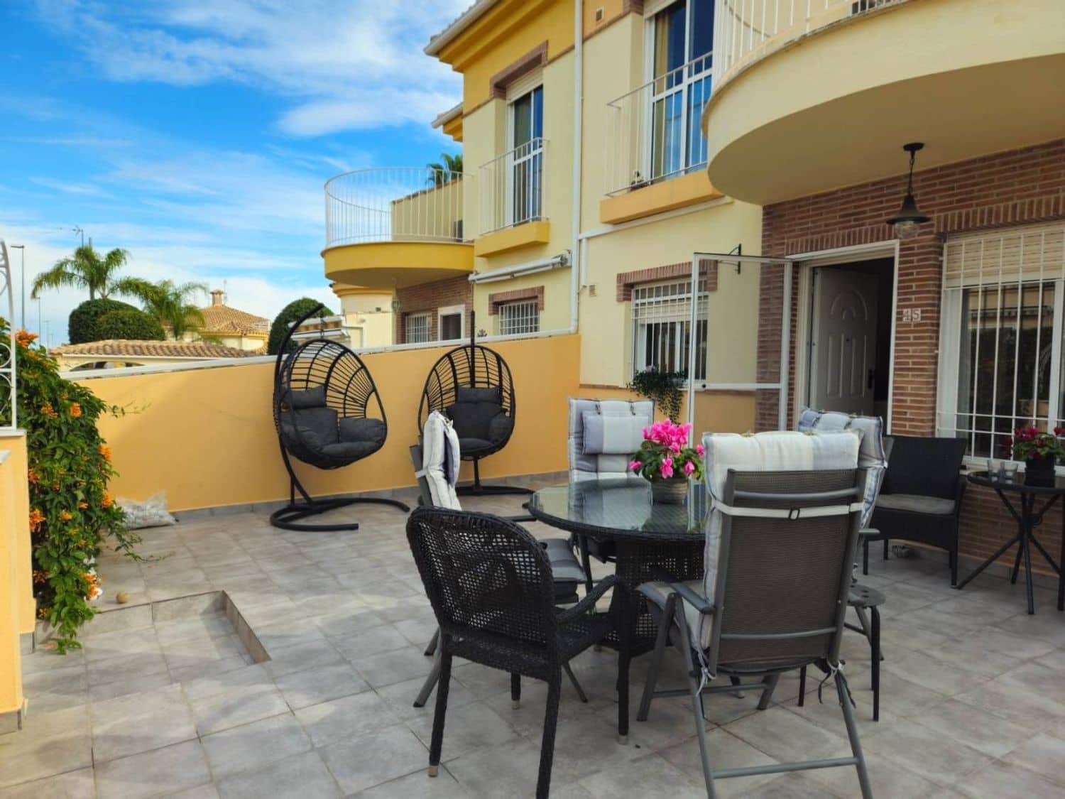 3 soveværelse Byhus til salg i Alicante by med swimmingpool garage - € 239.000 (Ref: 9774444)