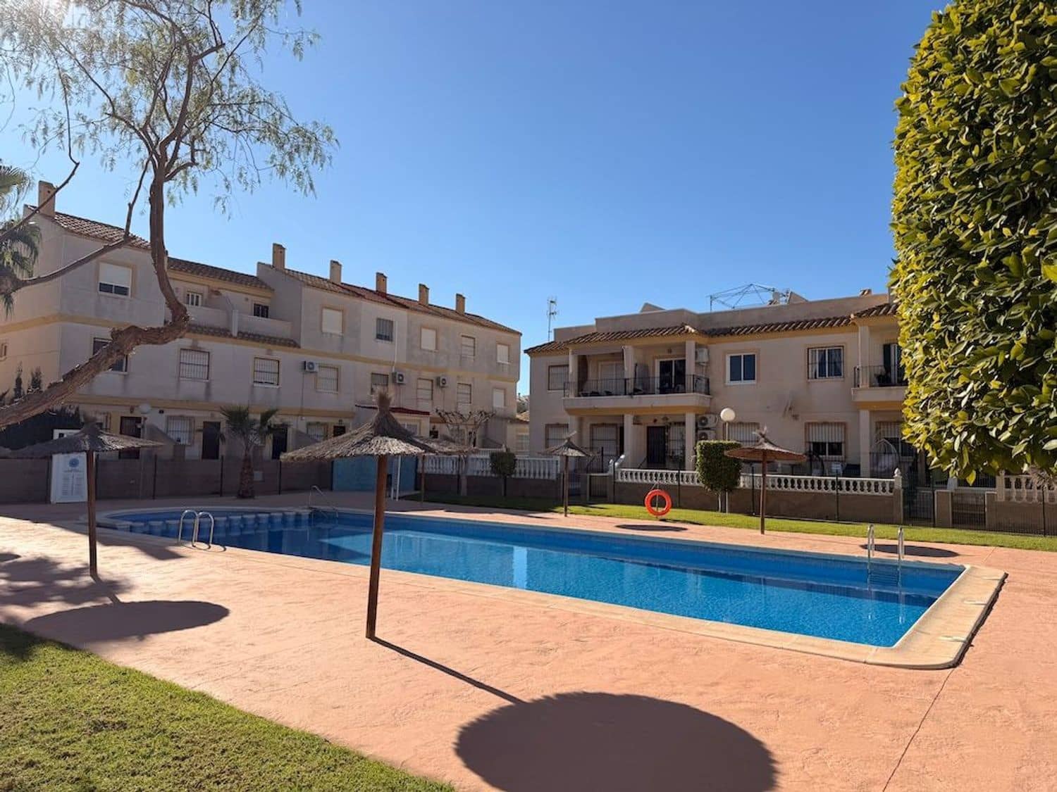 2 bedroom Apartment for sale in Alicante / Alacant city with pool garage - € 154,000 (Ref: 9779959)