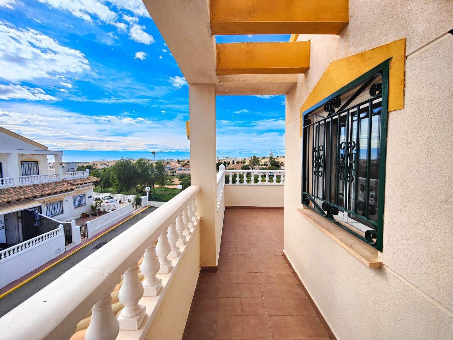 3 slaapkamer Huis te koop in La Florida met zwembad garage - € 235.000 (Ref: 9782900)