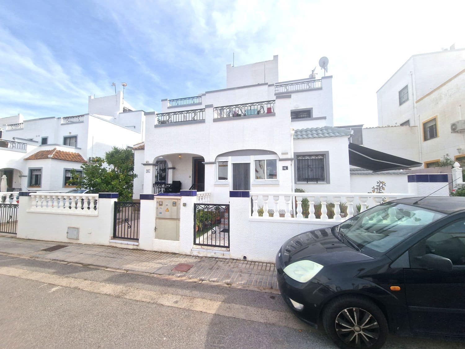 3 slaapkamer Huis te koop in Orihuela Costa met zwembad garage - € 209.000 (Ref: 9782903)