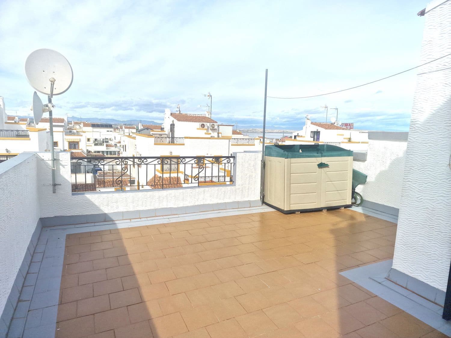 3 slaapkamer Huis te koop in Orihuela Costa met zwembad garage - € 209.000 (Ref: 9782903)