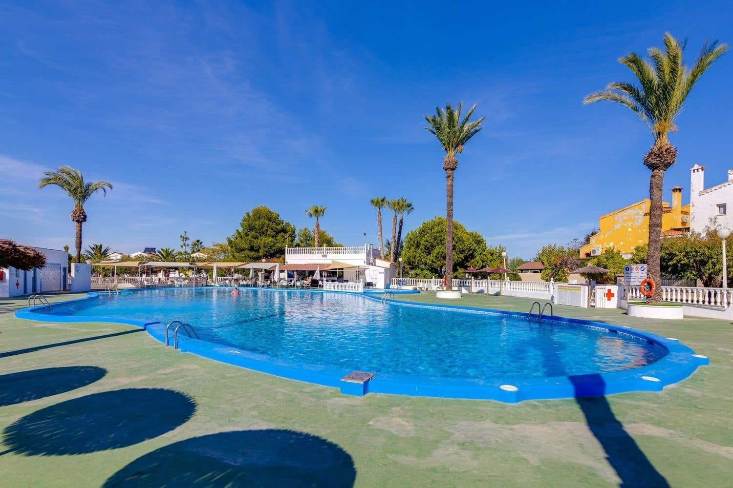 2 bedroom Townhouse for sale in Torrevieja with pool garage - € 165,000 (Ref: 9782904)