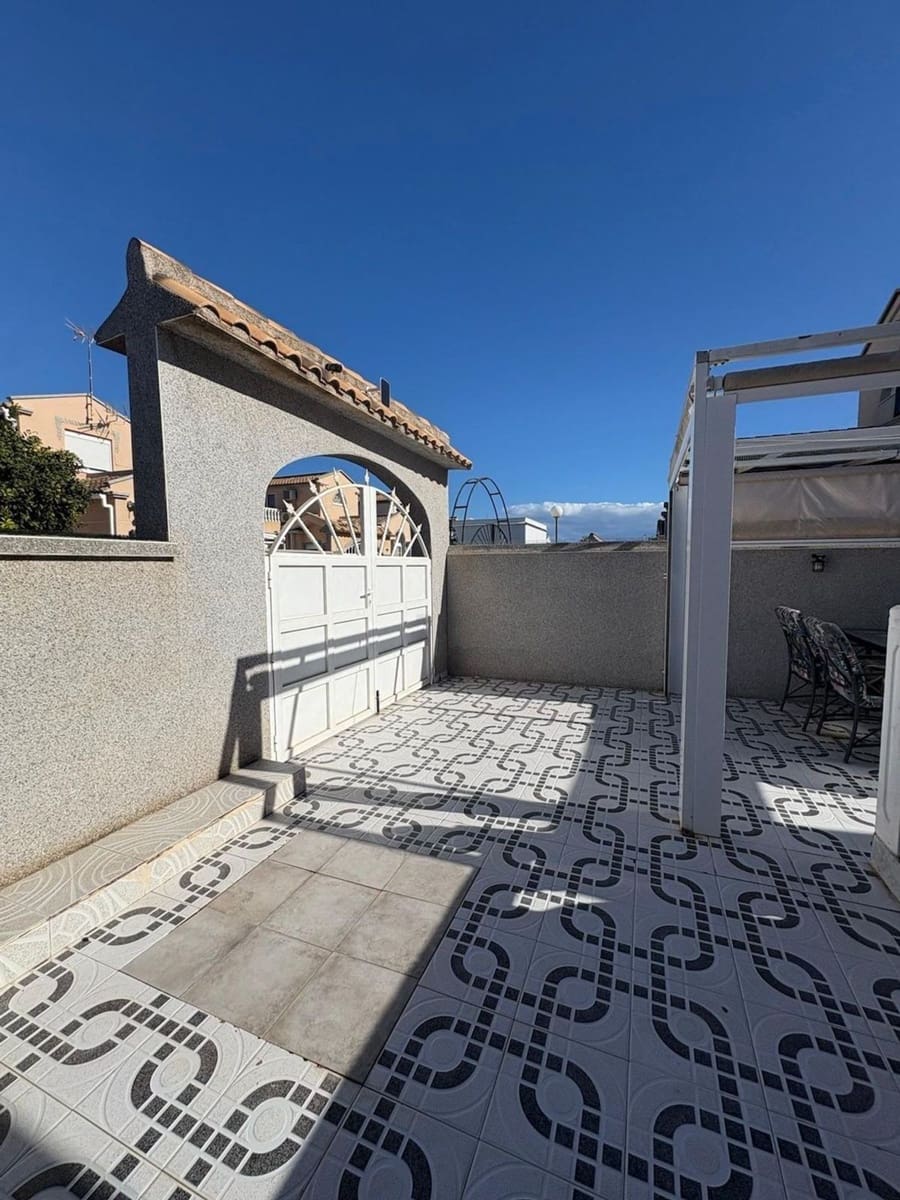 2 bedroom Townhouse for sale in Torrevieja with pool garage - € 165,000 (Ref: 9782904)