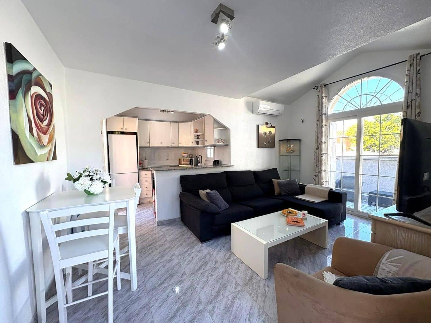 2 bedroom Townhouse for sale in Torrevieja with pool garage - € 165,000 (Ref: 9782904)